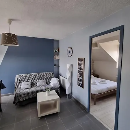 Peaceful At 2 Steps From The Apartman Luc-sur-Mer